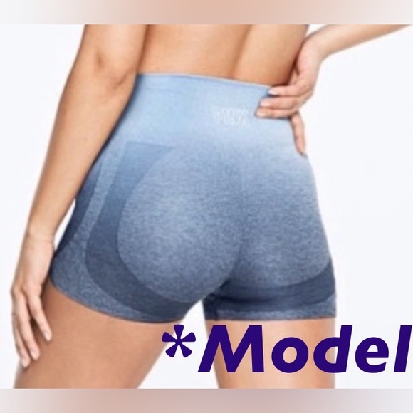 Red Seamless Shorts - Picture 3 of 3